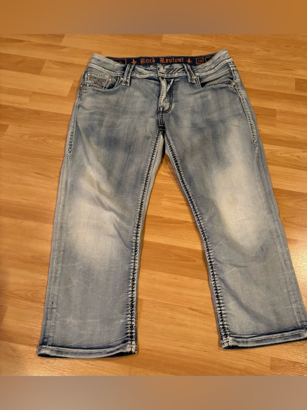 Rock Revival Light Washed‎ Cropped Jeans